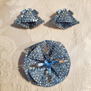 Vintage Kramer Art Deco Blue Rhinestone Set Brooch & Clip Earrings Signed
